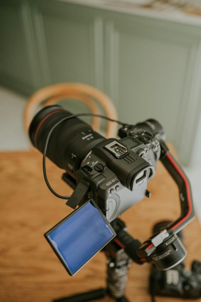 📸Best Cameras for Content Creators in 2026 (Top Picks for YouTube, TikTok & Instagram) Pexels Amar 19842772 683x1024